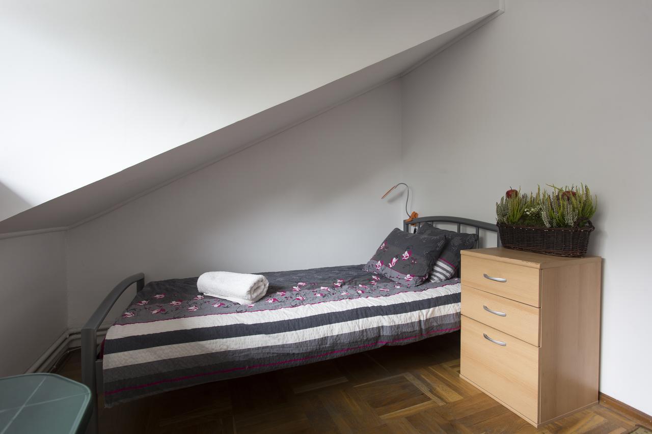 Rent0Nline Brwinow Rooms מראה חיצוני תמונה